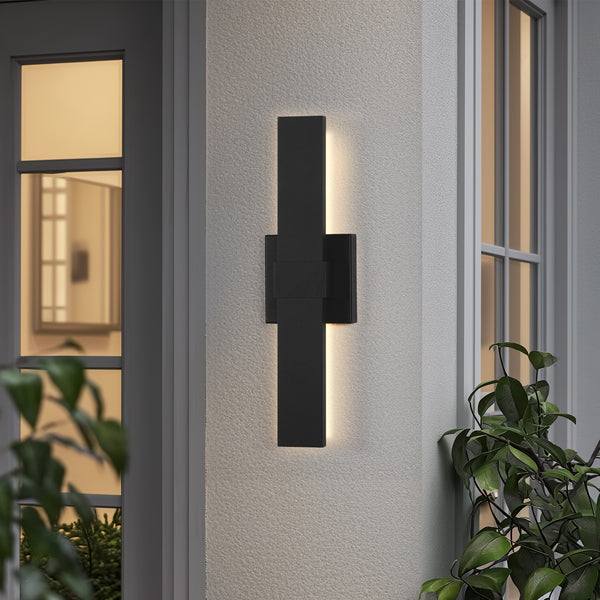 Piros outdoor wall light, 15 inch