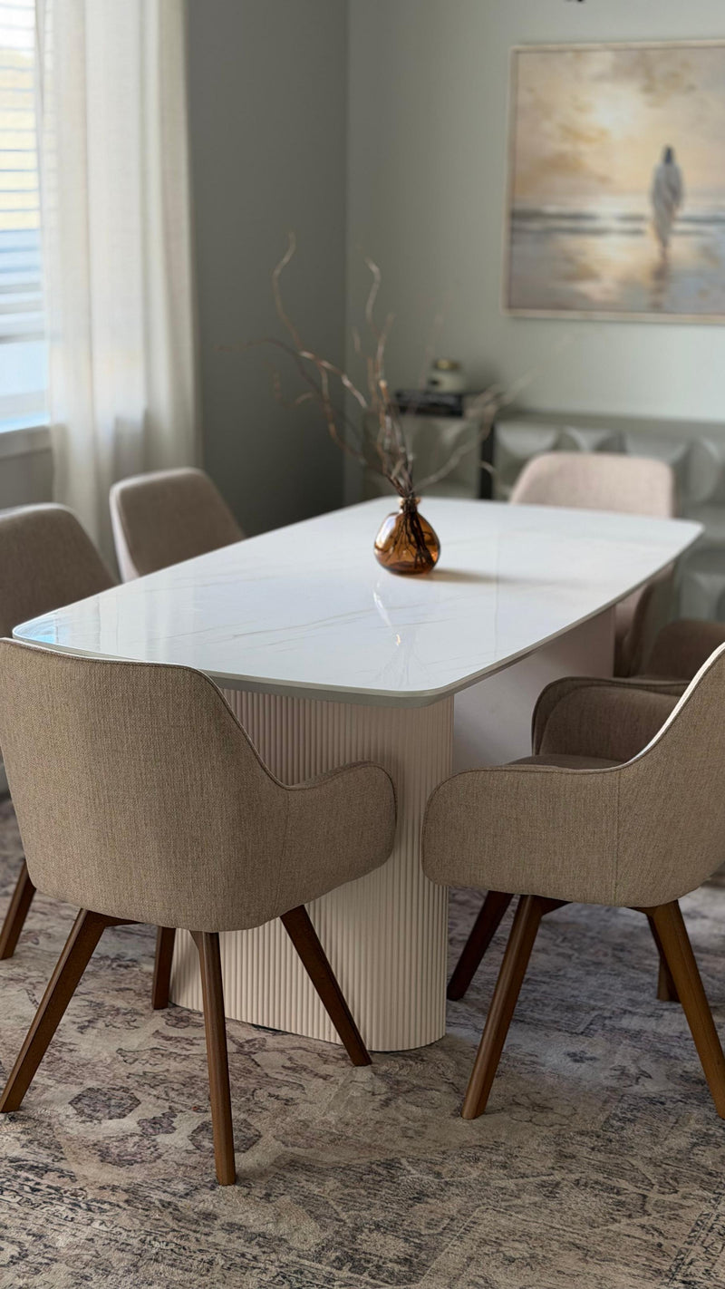 Carwani Dining Chair Ugc Image 1