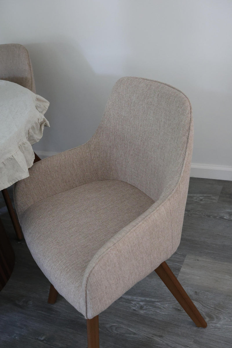 Carwani Dining Chair Ugc Image 6